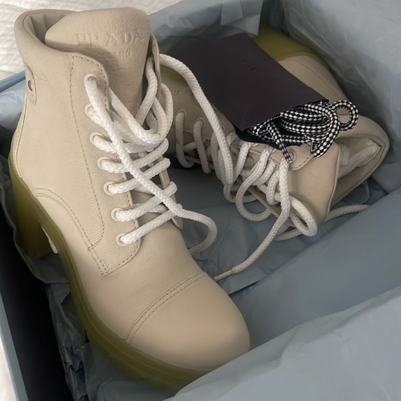 Prada Cream lug sole boot 35 - Picture 4 of 6